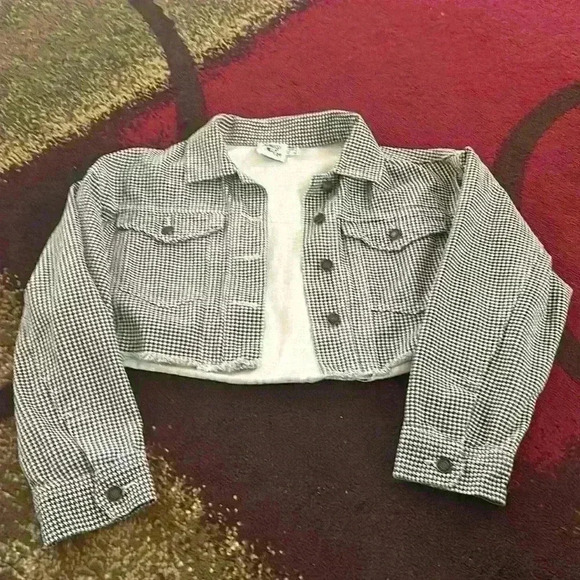 Princess Polly Nixi Cropped Jacket - Picture 5 of 11